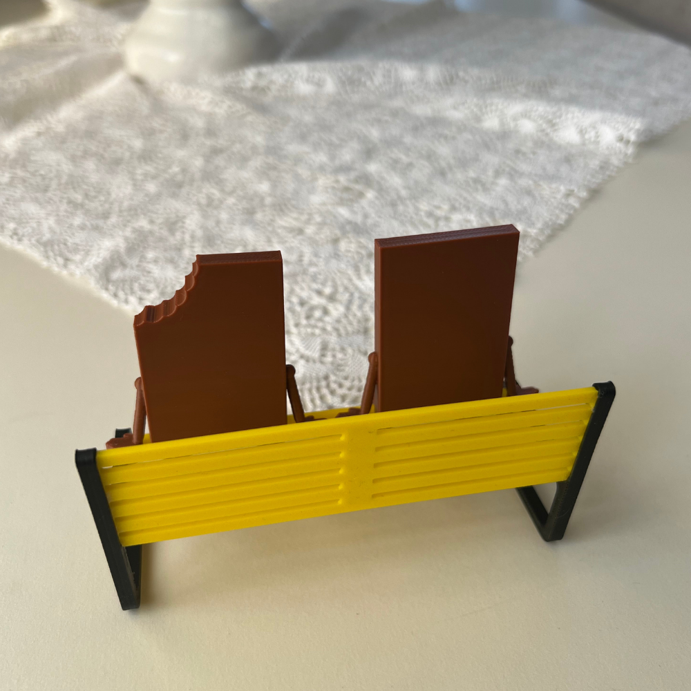 2'li Çikolata Barı Dekoratif Figür Seti - Isırılmış ve Bütün - Masaüstü Süs (Her biri 5.7 x 6.3 cm)